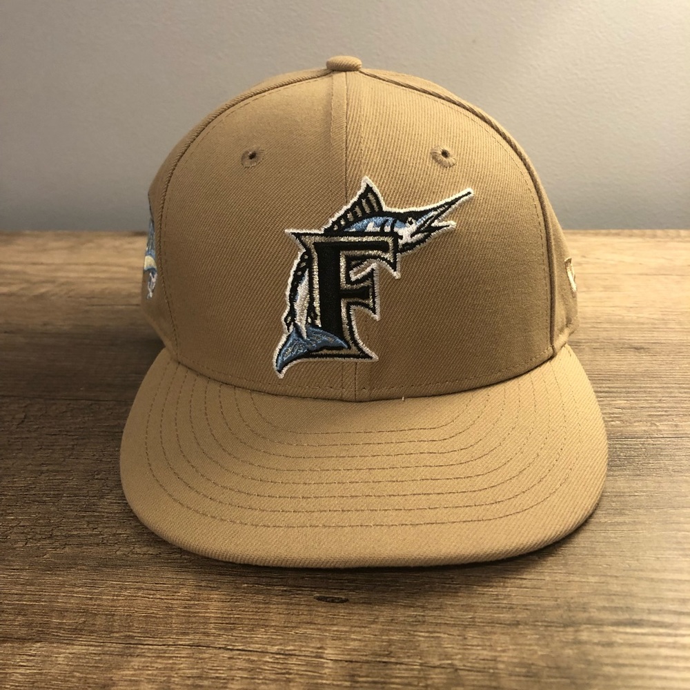 NEW ERA EXCLUSIVE 59FIFTY FLORIDA MARLINS W/ 1997 WORLD SERIES PATCH 7 1/4, TAN